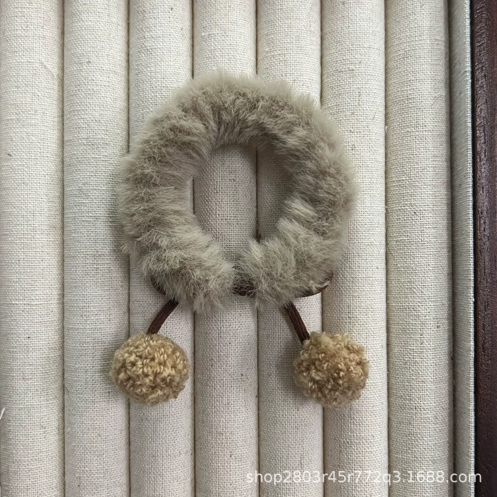 Original 10cm Baby Clothes Cloak Kitty Dress up Clothes Autumn and Winter Christmas Mini Doll Baby Clothes Cloak Wholesale