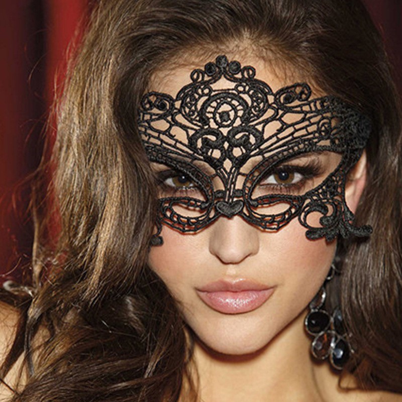 Black Lace Half-Face Masquerade Mask for Costume and Party Wear — detail image 3