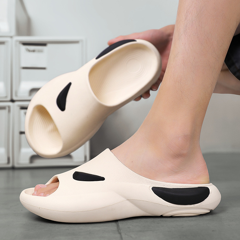 Zapatillas para hombres versátiles nuevas zapatillas de verano para pisar mierda sensación de zapatillas casuales zapatillas suaves