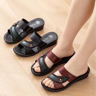 No postage thick bottom mother female drag 25 summer new running stall wear casual drag non-slip female drag wholesale