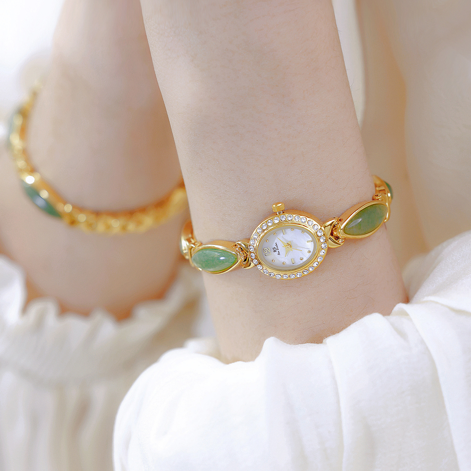 60g Weight Tempered Glass Mirror Material Fine Steel Strap Material Watch Classification Pointer Display Type Jewelry Buckle Buckle Style Oval Dial Shape Daily, Tea Party Occasion Quartz Movement Solid Color Pattern All Seasons Season Women's Gender Elegant, Classic Style Style Elegant Classic Style Solid Color Jewelry Buckle Quartz Watch 4