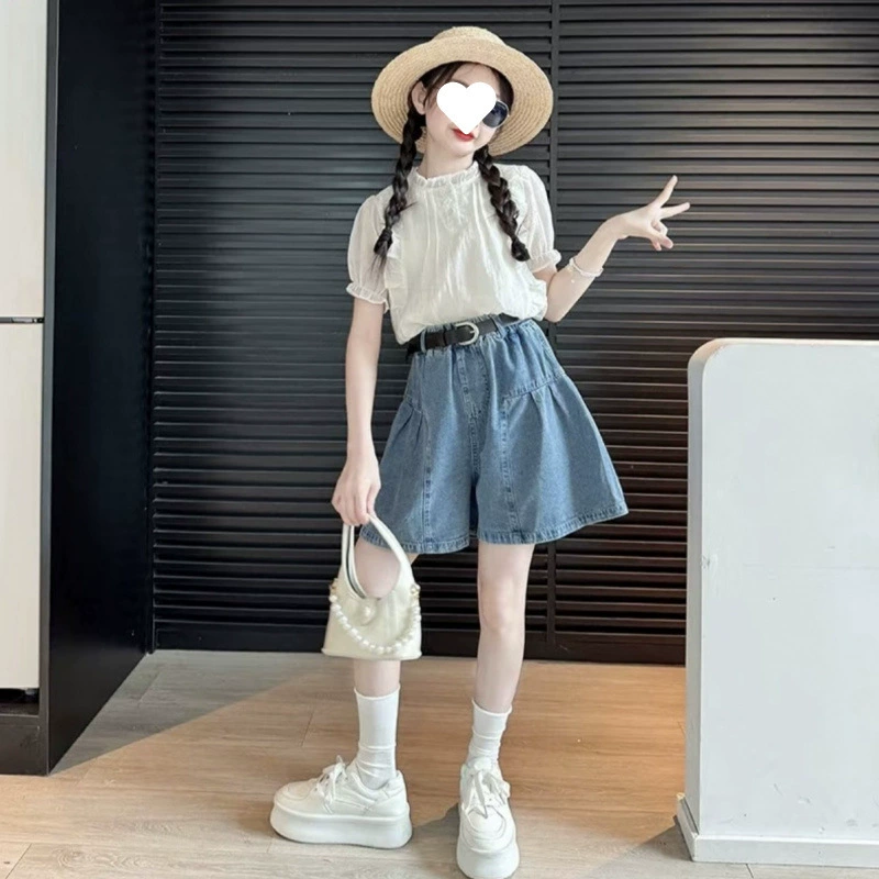 Летний костюм для девочек 2025, новый стиль, детский стиль, рубашка-кукла, топы, средние и большие детские джинсовые короткие юбки, комплект из двух предметов