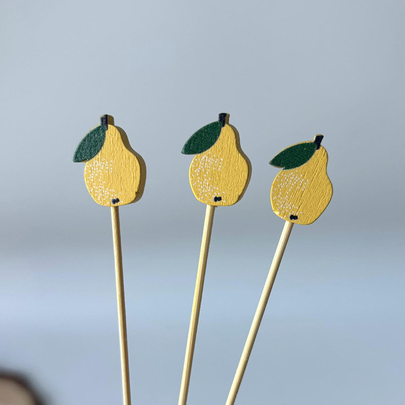 Nuevo producto decoración palo de bambú 100 piezas/paquete de fruta de dibujos animados lindo palo de bambú palo de hamburguesa palo de cóctel palo de bocadillo Amazon