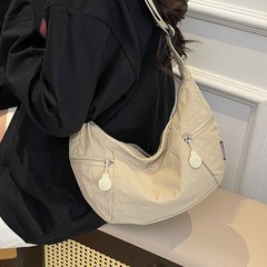 女性用バッグ 大容量 2025 新しいカジュアル韓国スタイルトレンディなショルダークロスボディバッグファッショナブルな女性の通勤バッグ餃子バッグ