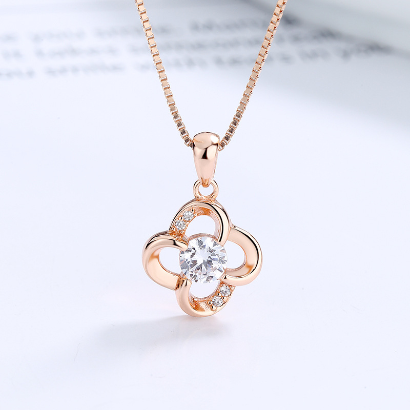 Collana da donna con quadrifoglio in argento puro e zirconi intarsiati, design di nicchia, catena per clavicola di alta qualità, 2021_voghion.com
