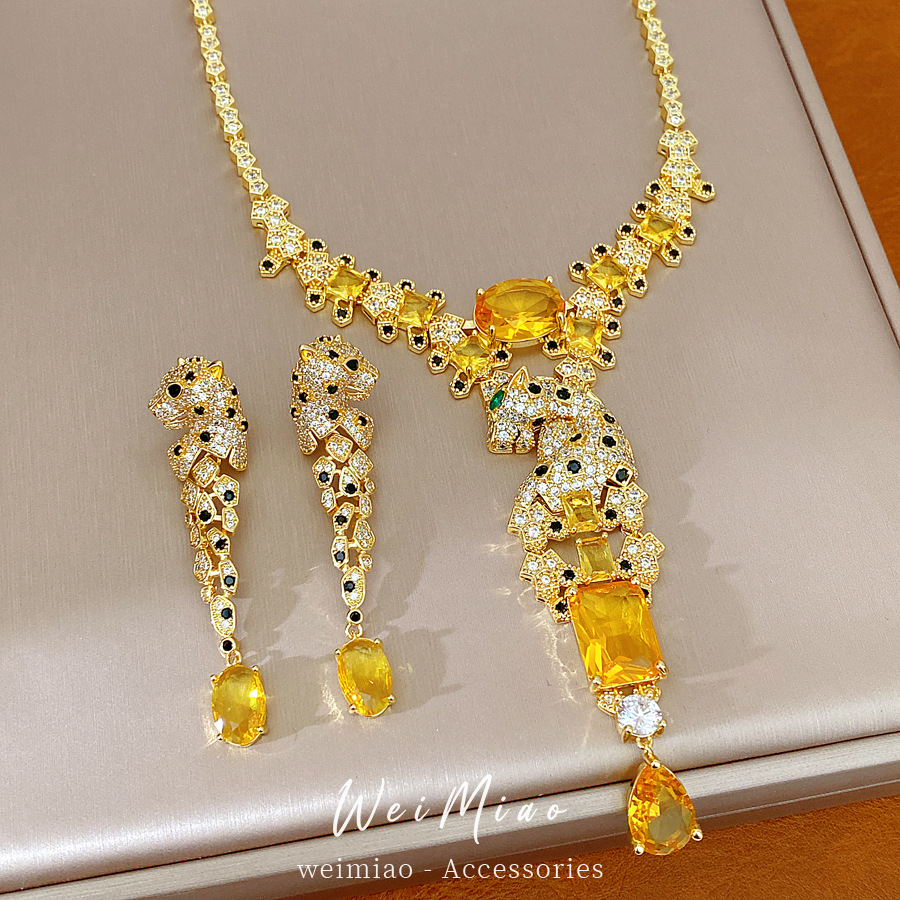 18k oro real eléctrico de piedra leopardo cuadrado collar de hebilla ligero nicho de lujo cadena de clavícula corte conjunto de joyas