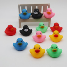 儿童戏水小黄鸭 彩色迷你小小鸭搪胶软胶捏捏叫小鸭子洗澡玩具