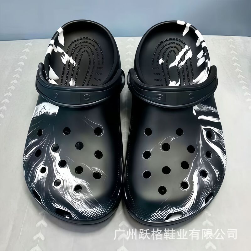 Crocs Clogs Classic Style for Men and Women, Basic Model, Couple's Sports Beach Sandals Wholesale