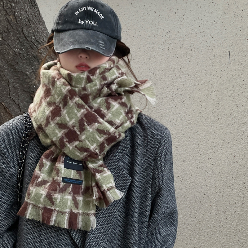 Temperamento Sciarpa scozzese Thousand Bird Inverno Ragazze 2023 Nuova versione coreana avanzata Scialle Collana Coppia Stile maschile_voghion.com
