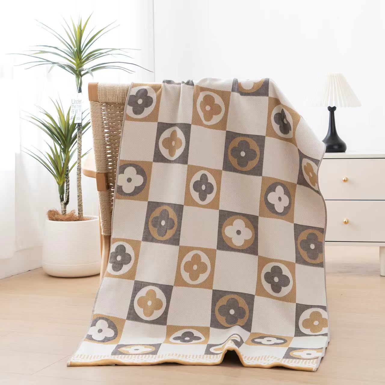 net flower four-leaf clover yellow