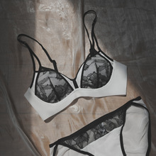 法式新款蕾丝内衣三角杯聚拢显大上托防下垂薄透气文胸女文胸套装