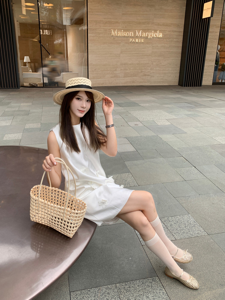 Sandal nữ quai chữ V đế bệt kiểu Pháp, mũi tròn, quai dệt nơ rỗng — vàng, trắng, bạc chi tiết 9
