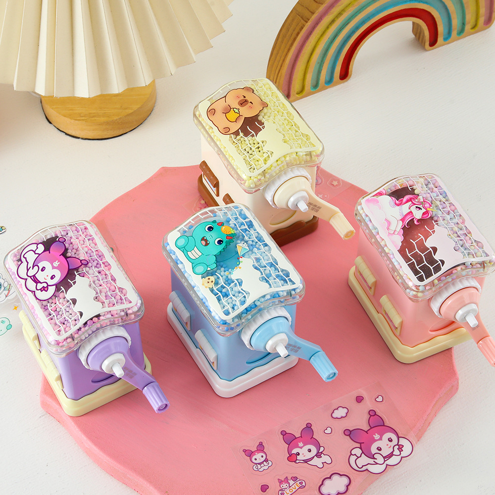 Casa pequeña de dibujos animados cuchillo de lápiz de espuma de techo de ensueño jugador de bola de rotación cuchillo de lápiz de dinosaurio cappuccino estudiantes de papelería