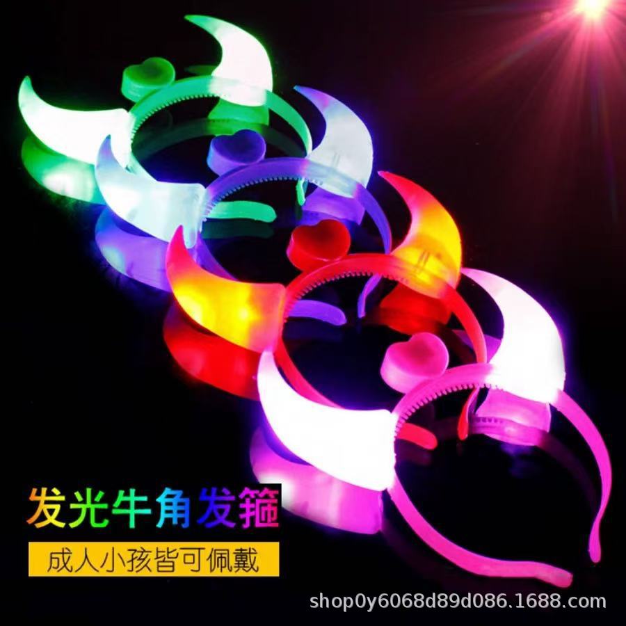 Año Nuevo iluminado corno de buey lámpara de buey flash corno de buey pinzas de cabello juguetes para niños flash tocado empujar al por mayor