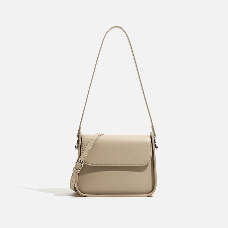 En verano de 2025, el nuevo paquete de tofu de alta calidad de nicho está de moda, con un solo hombro y una axila para viajar.