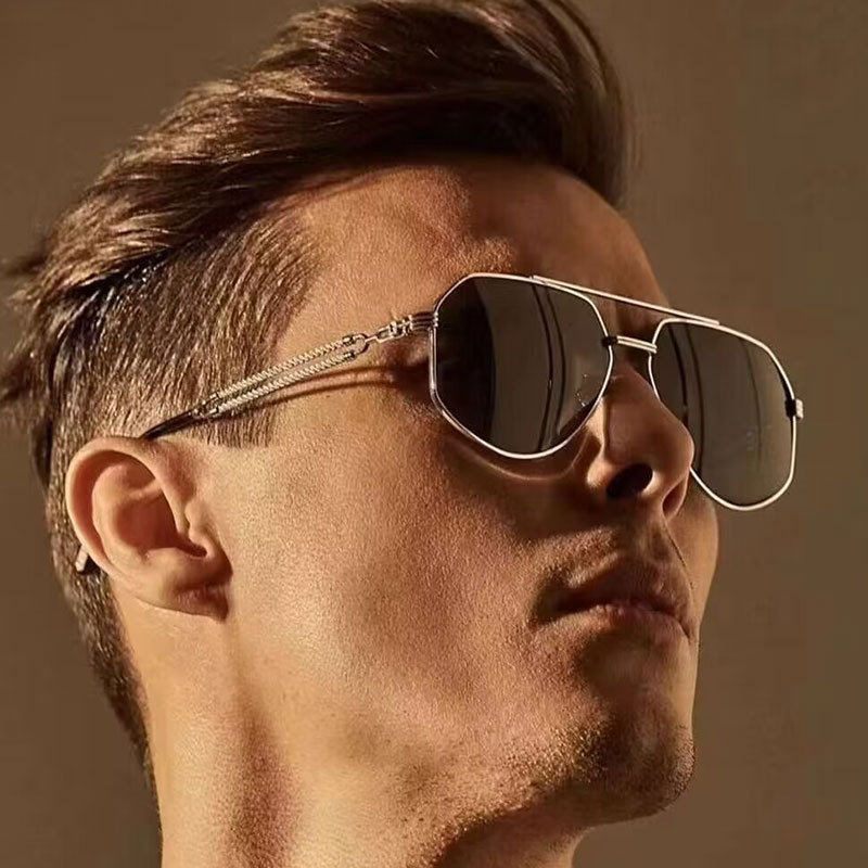 Foto stradali poligonali alla moda in metallo, occhiali da sole da uomo e da donna alla moda, occhiali da sole con protezione solare personalizzati europei e americani_voghion.com