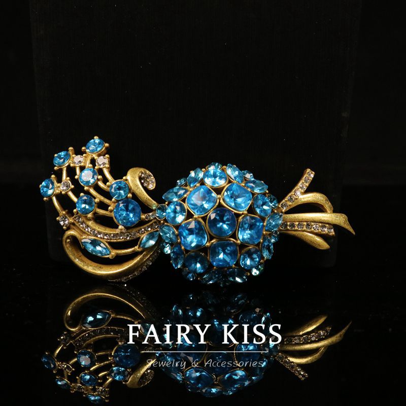 Retro copper sophisticated elegant brooch