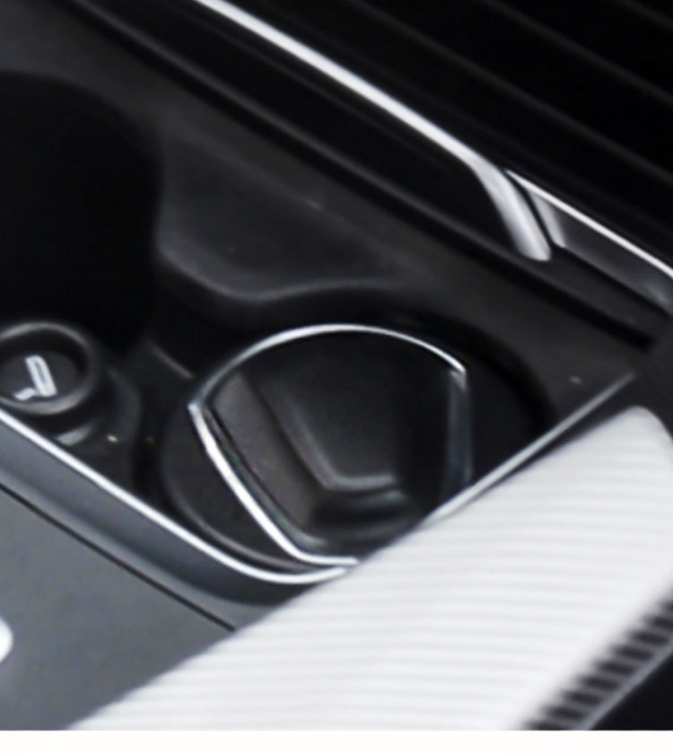 Suitable for Bmw 5 Series Car Ashtray with Cover, Creative Car Supplies, In-Car Ashtray with Led Light Ceramic