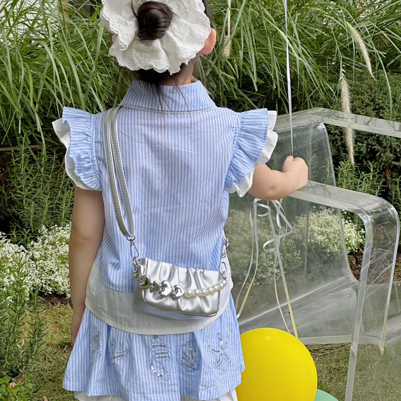 Nuevo bolso para niños, bolso de niña perla de amor fresco y dulce, mini bolso de mensajero para bebé plisado de estilo occidental