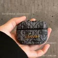 GUESS Black (English Logo)