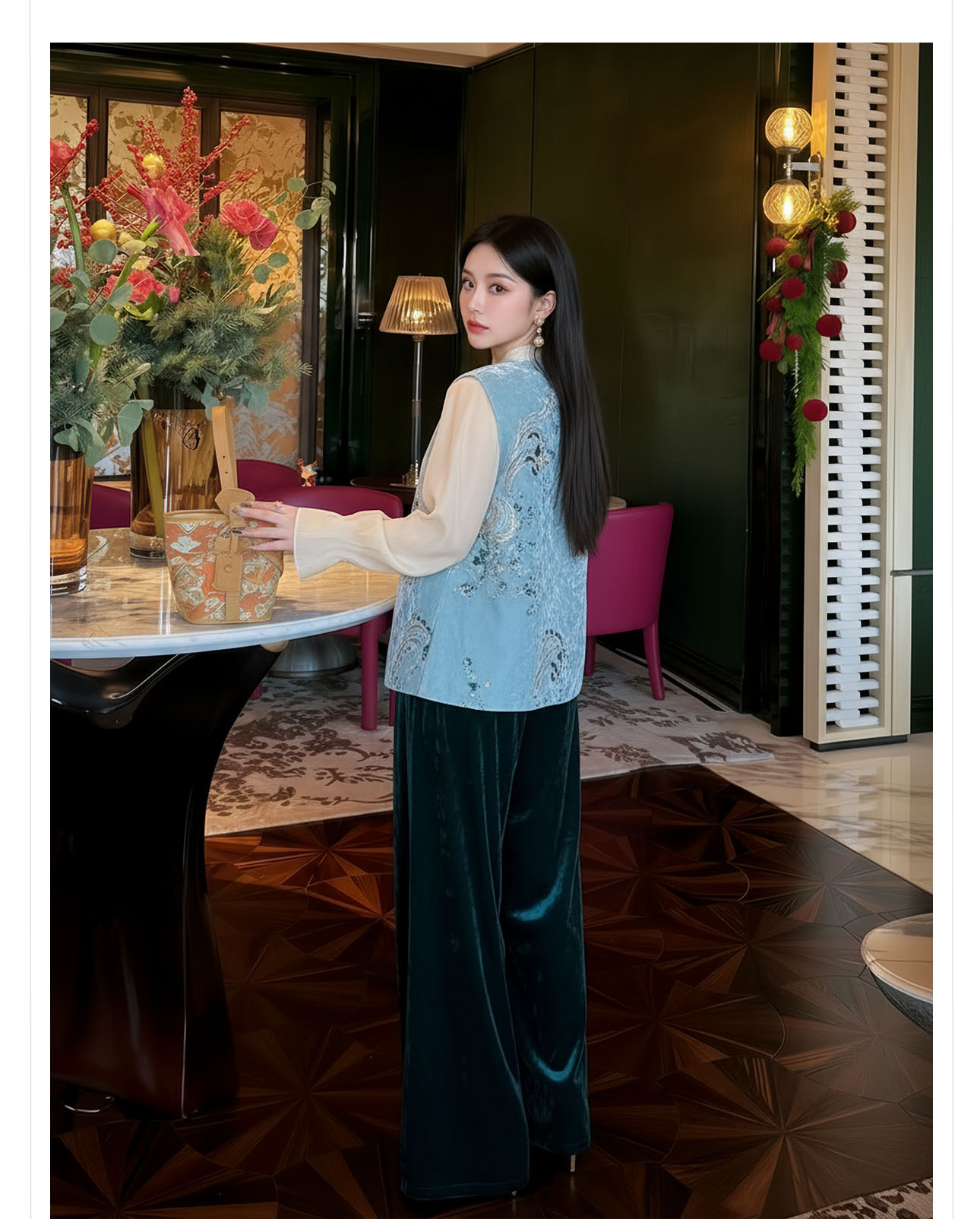 Áo gile cổ lọ nữ phong cách Trung Hoa mới, thêu đính cườm họa tiết nổi bật — xanh lam chi tiết 4