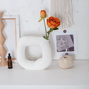 Creative Nordic Style White Porcelain Flower Vase for Home Decoration