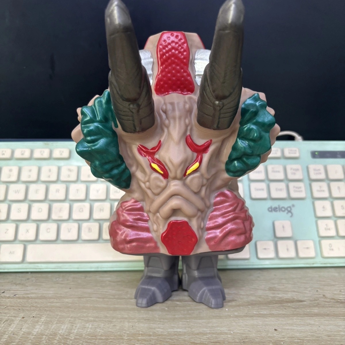 大型モンスタービニールソフトラバーウルトラマンモンスターおもちゃ男の子子供のおもちゃ夜市景勝地露店モンスター