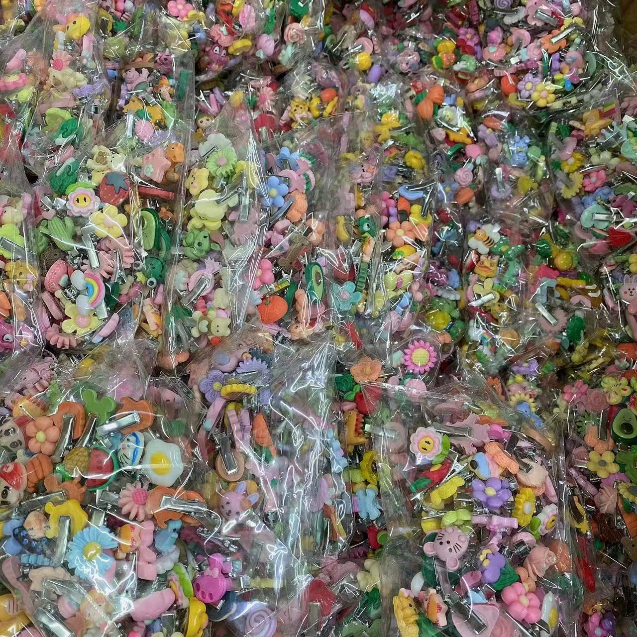 Комплект детских милых мультяшных заколок для волос, assorted дизайны, безопасно для косичек (0.014 кг)