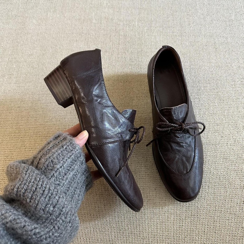 2026 French-style chunky heel loafers for women, new model in soft sheepskin, lace-up single shoes, women's soft-soled, elegant British-style leather shoes