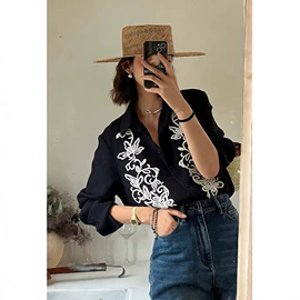 女式衬衫;女式针织衫;半身裙