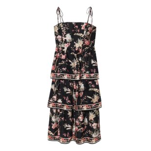 �羳�W��Ů�b���uͨ����r�ЯB�Ӂ���켏�B��ȹ