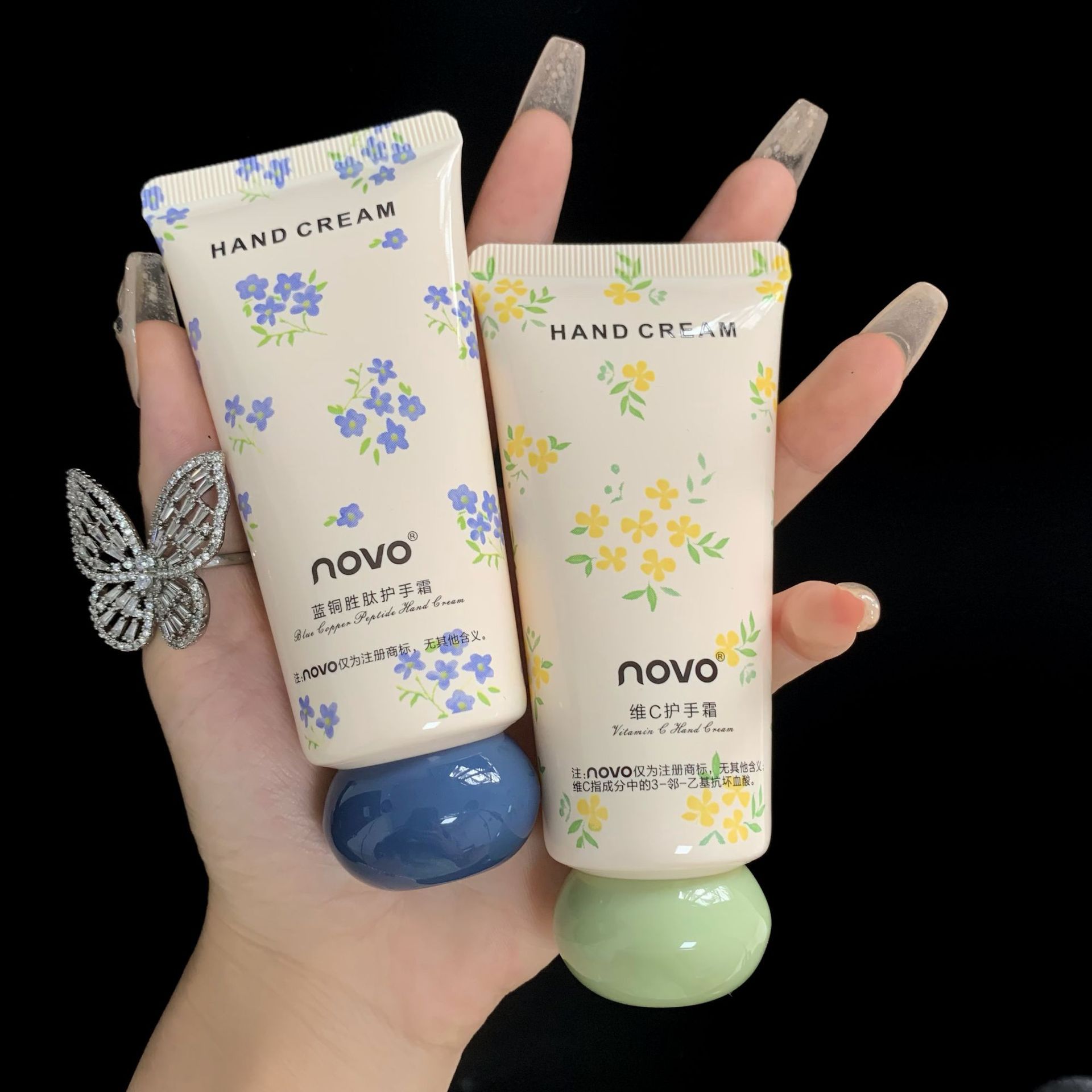 NOVO hand cream is naturally moisturizing, hydrating and hydrating. It is refreshing and non-greasy in autumn and winter. It is small, portable and affordable for students undefined