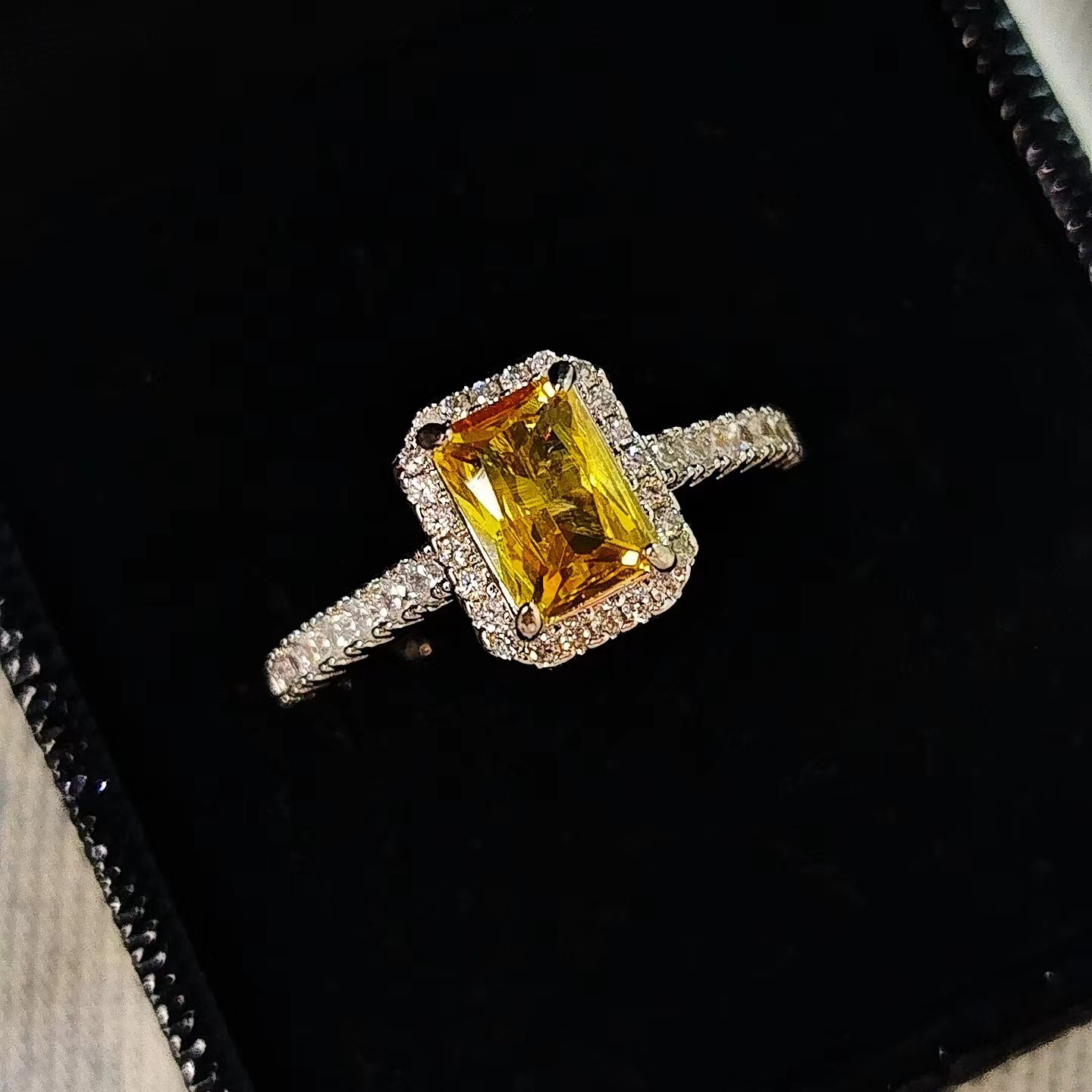 Cross-border ebay hot fashion champagne color square diamond engagement ring group inlaid with yellow gem ring r4998