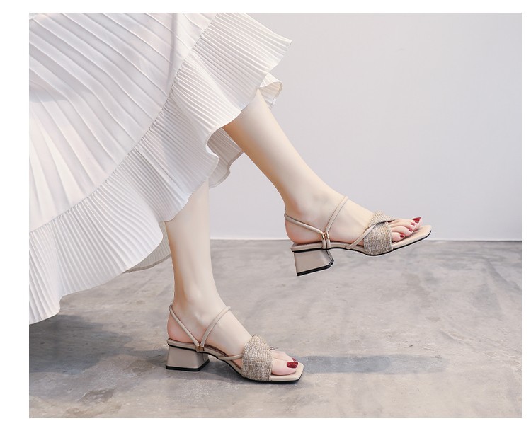 2026 nuevo estilo de verano de tacones gruesos y medianos con falda dos usar sandalias de tacones altos frescas image 7