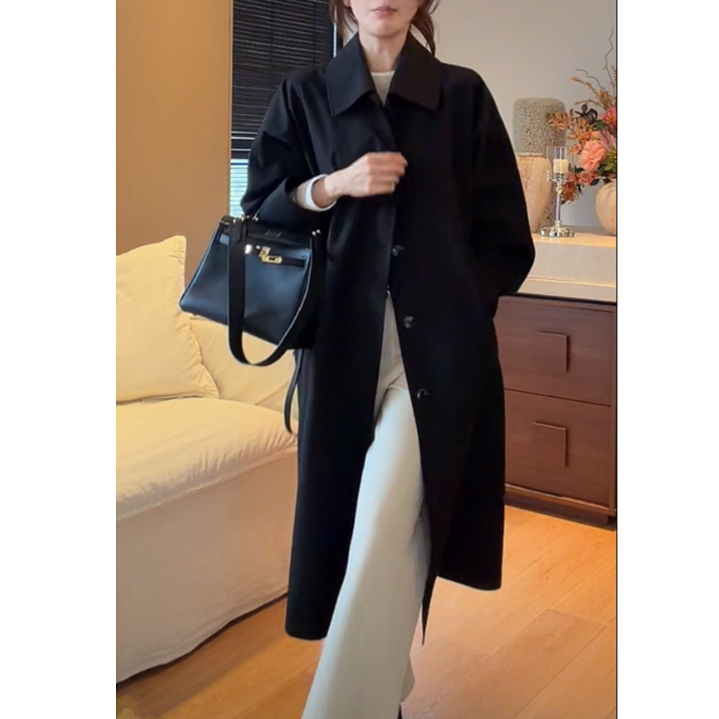 "Statement Trench Coat" Early Autumn Boutique. Lightweight, mid-length, understated luxury women's trench coat, 2026 new trendy coat