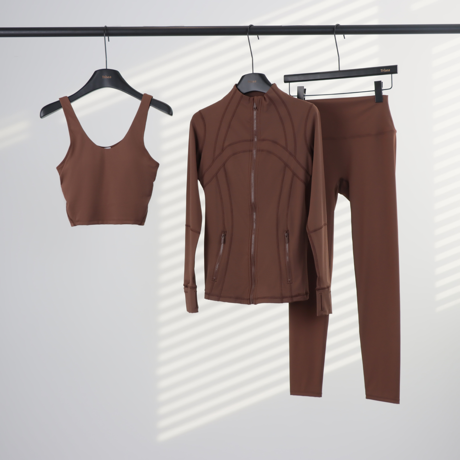 Conjunto de yoga LULU de tres piezas: chaqueta, camiseta sin mangas con cuello en U y leggings de cintura alta para mujer.