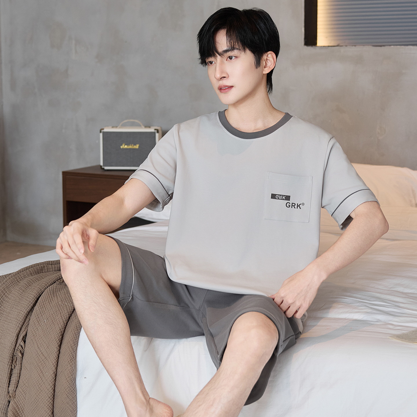 100% 純綿パジャマ男性半袖夏の薄いタイプの青少年カジュアルでゆったりした綿100% の家庭服セット