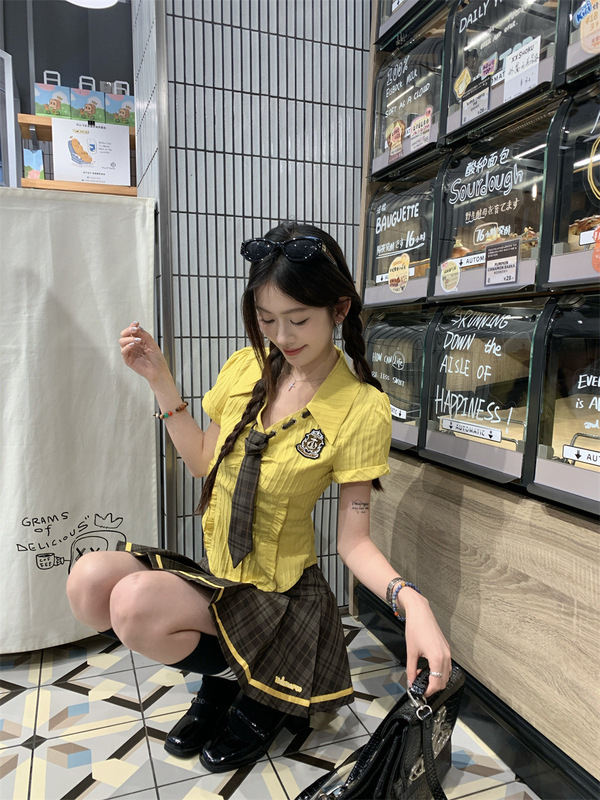 アメリカンカレッジスタイルスーツレディースイエローウエストウエスト半袖Tシャツ夏Aラインプリーツスカート2点セット|undefined