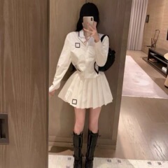 2025年早秋Miu*新款撞色罗纹翻领白色长袖衬衫搭配压褶半身裙套装