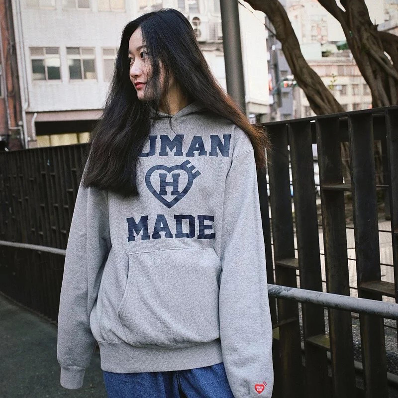 Versión alta Love H alfabeto más sudadera con capucha de terciopelo pareja japonesa suéter suelto con capucha de otoño para hombres y mujeres