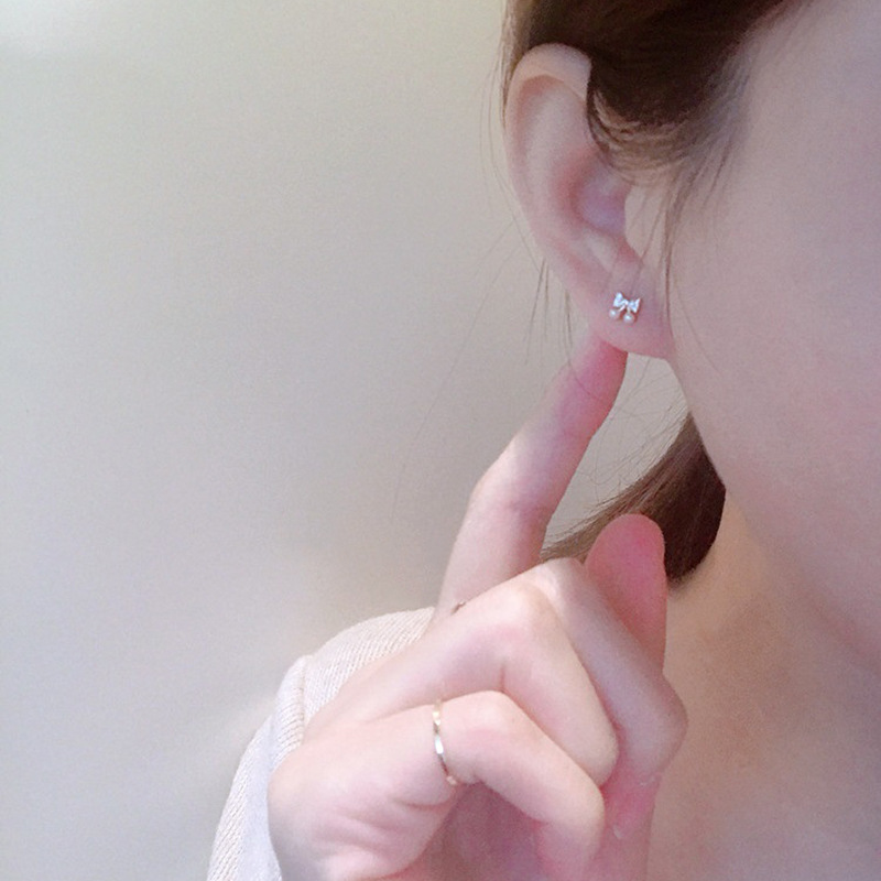 Cubic Zirconia And Pearl Stud Earrings For Everyday Wear_voghion.com