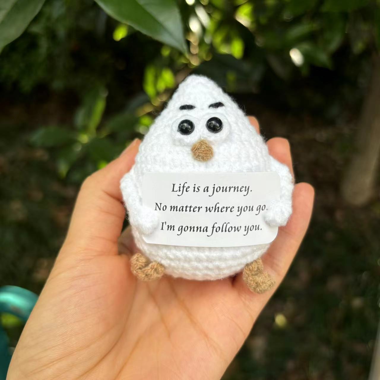 国境を越えてアマゾンの毛糸を販売している手作りのニット鉤織動物ペンギンは積極的に面白い減圧人形が座っている