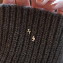 mini款养耳洞 925纯银镀14k金克罗心风十字架简约百搭耳钉 女