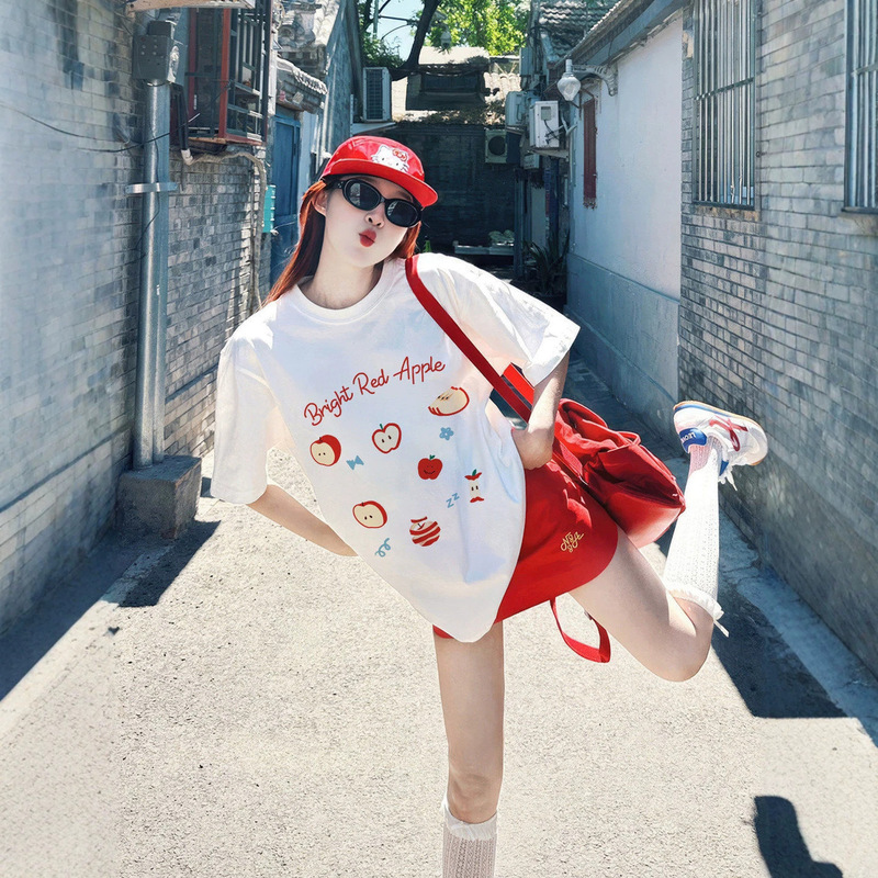 American Retro Style Apple Letter Print Oversized Plus-Size Short-Sleeve T-Shirt for Women, Summer Loose Fit Versatile Design Top American Retro Style Apple Letter Print Oversized Plus-Size Short-Sleeve T-Shirt for Women, Summer Loose Fit Versatile Design Top
