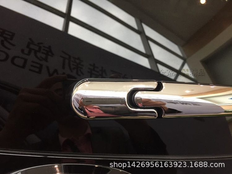 15锐界 后雨刷亮饰 效果5.jpg