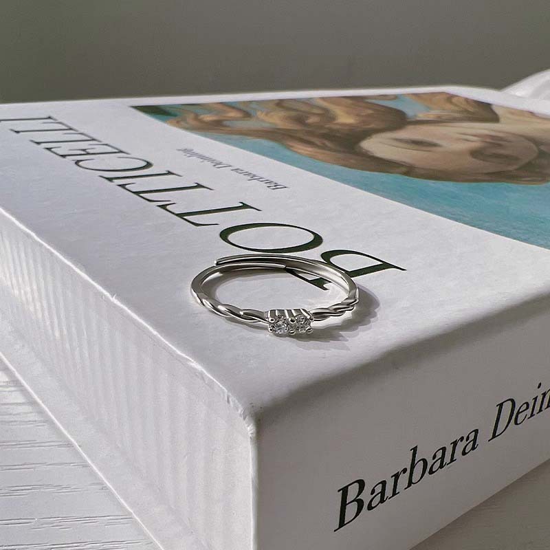 Sparkling Ring For Women, Crafted With Romance.Sleek & Comfortable, Designed To Highlight Your Charm.A Subtle Yet Stunning Piece For Dates,_voghion.com