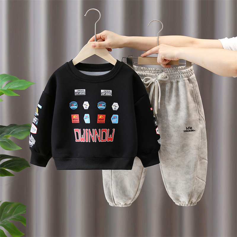 6104 Traje de otoño para niños 2025 nuevo suéter para niños guapos de dos piezas para bebés ropa deportiva coreana de moda