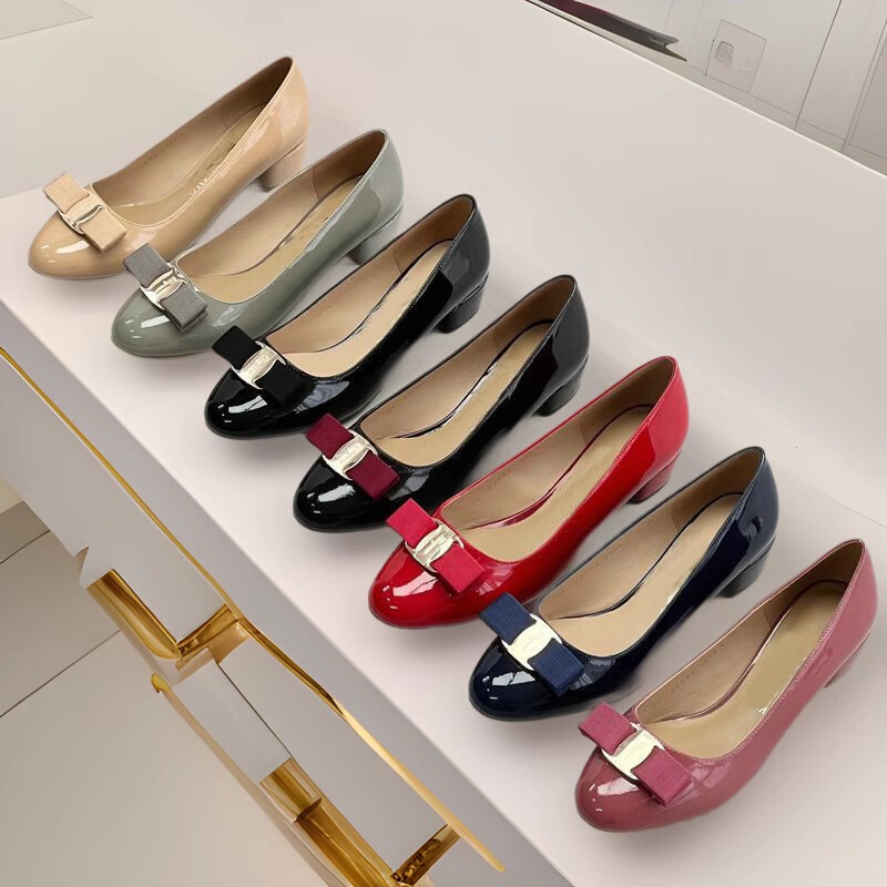 European and American Classic! Patent Leather Bow Flats Women's Shoes Thick Heel Medium Heel Round Toe Flats Spring & Fall Versatile Fashionable Women's Shoes European and American Classic! Patent Leather Bow Flats Women's Shoes Thick Heel Medium Heel Round Toe Flats Spring & Fall Versatile Fashionable Women's Shoes
