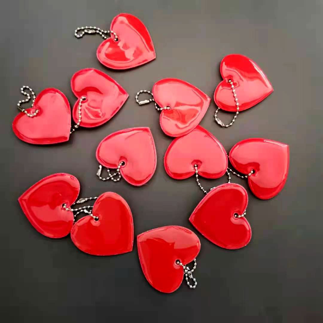 爱心款反光钥匙扣书包珠链挂饰红色爱心小礼品情侣夜行防水反光条