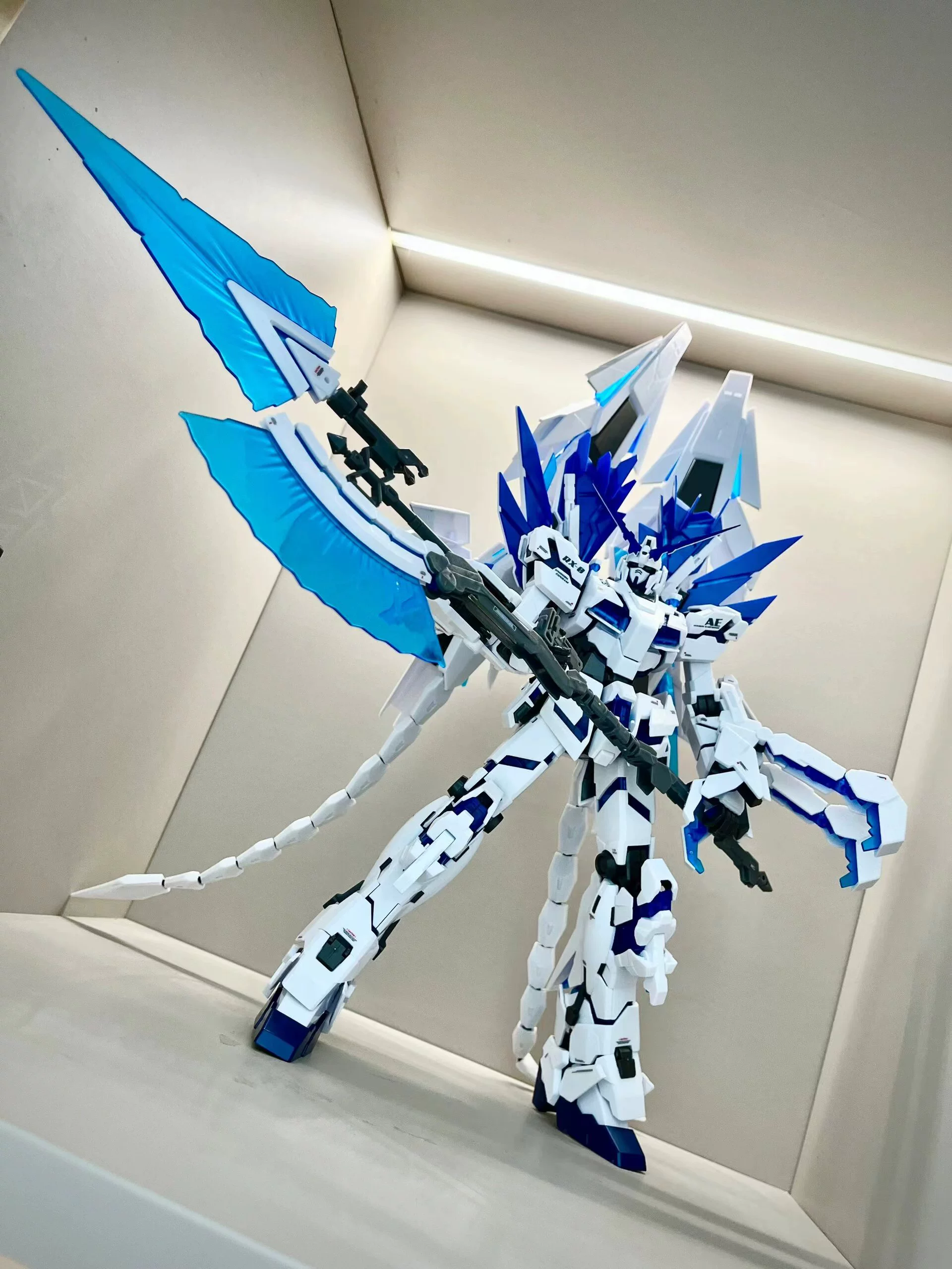 Модифицированный мех Three Kingdoms Bai Qi Cao Ren Ao Bing Gundam Blind Blind MG Destiny Seven Sword Flying Wing Boys Dotted Toys